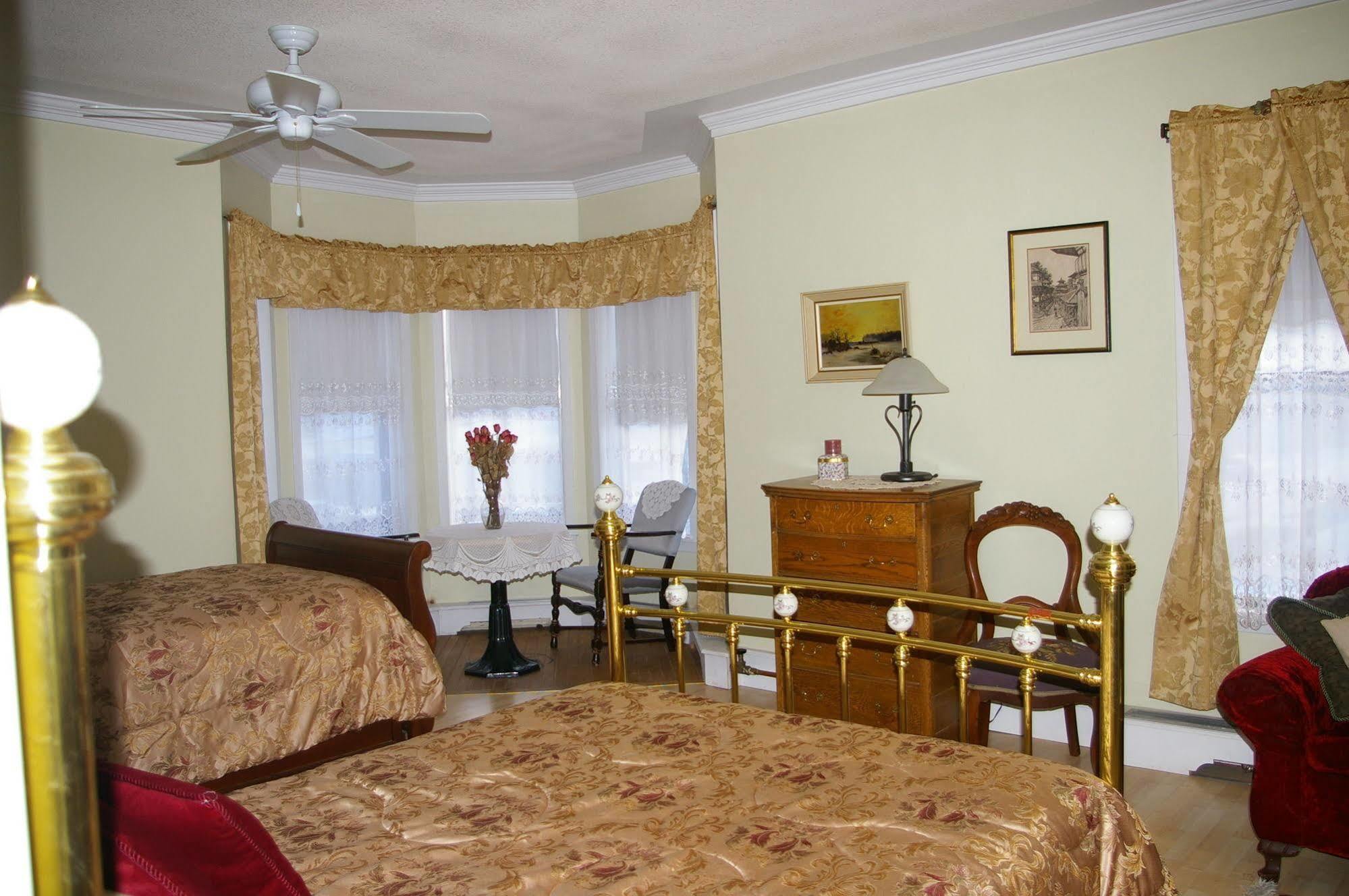 Country Encounters Accommodations Coleman Kültér fotó